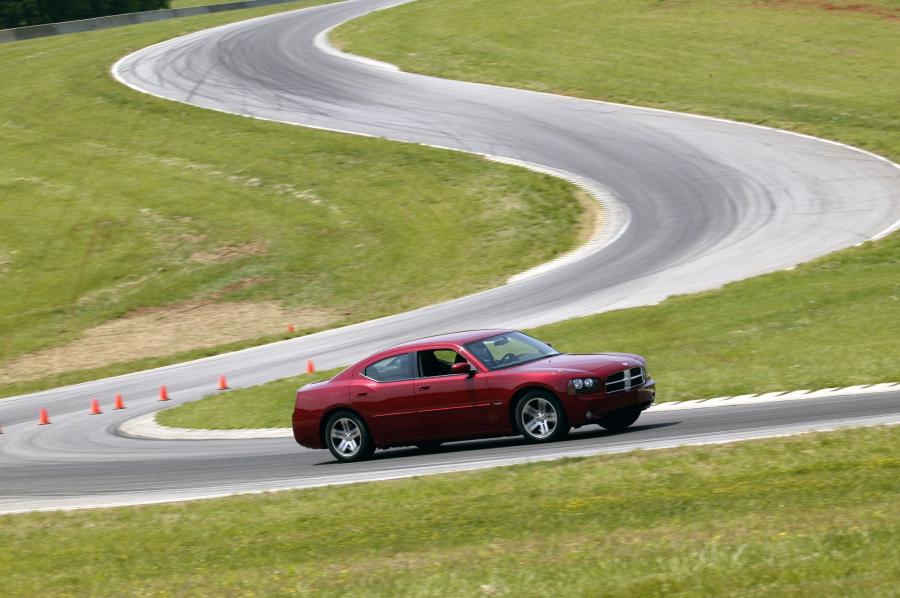  Dodge Charger Daytona R/T 2006 года  (фото 21 из 38)